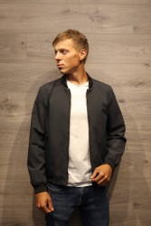 Куртка демісезонна